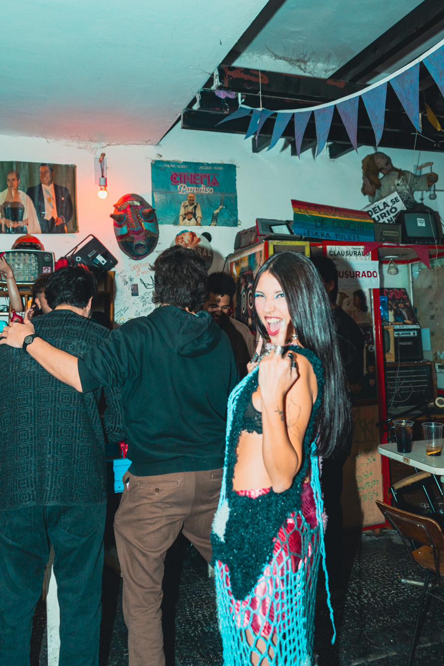 Vestido de crochet en bar
